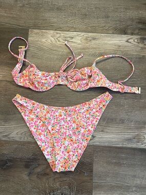 Kulani Kinis Pink Floral Underwire Bikini EUC S top, L bottom